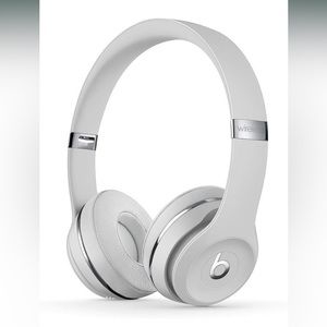 Beats Solo 3 wireless Bluetooth headphones